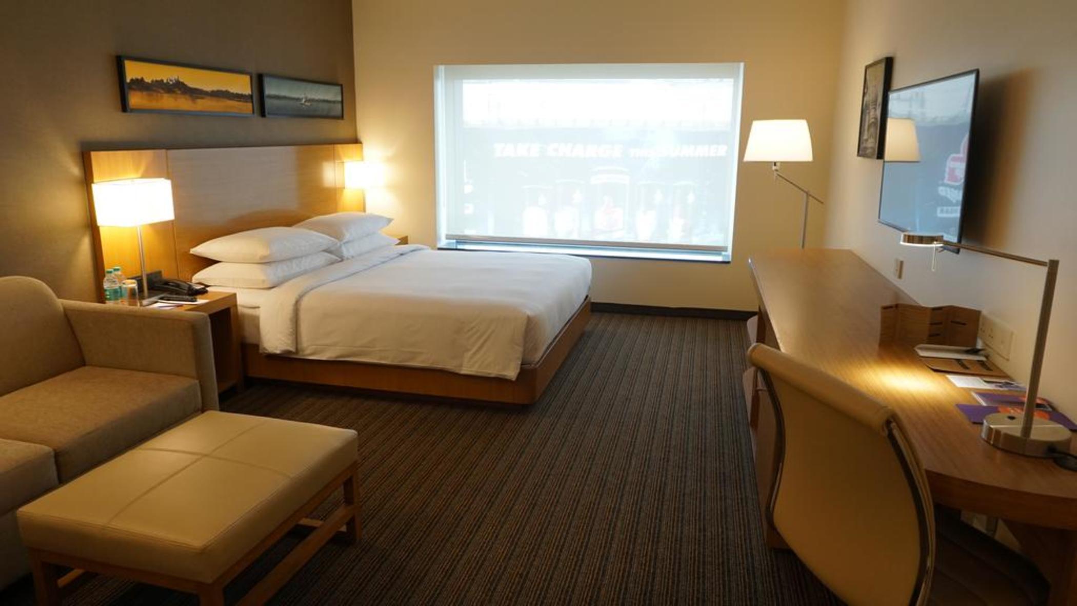 Hyatt Place Hyderabad Banjara Hills Exterior photo A room at the Hilton Garden Inn in San Francisco