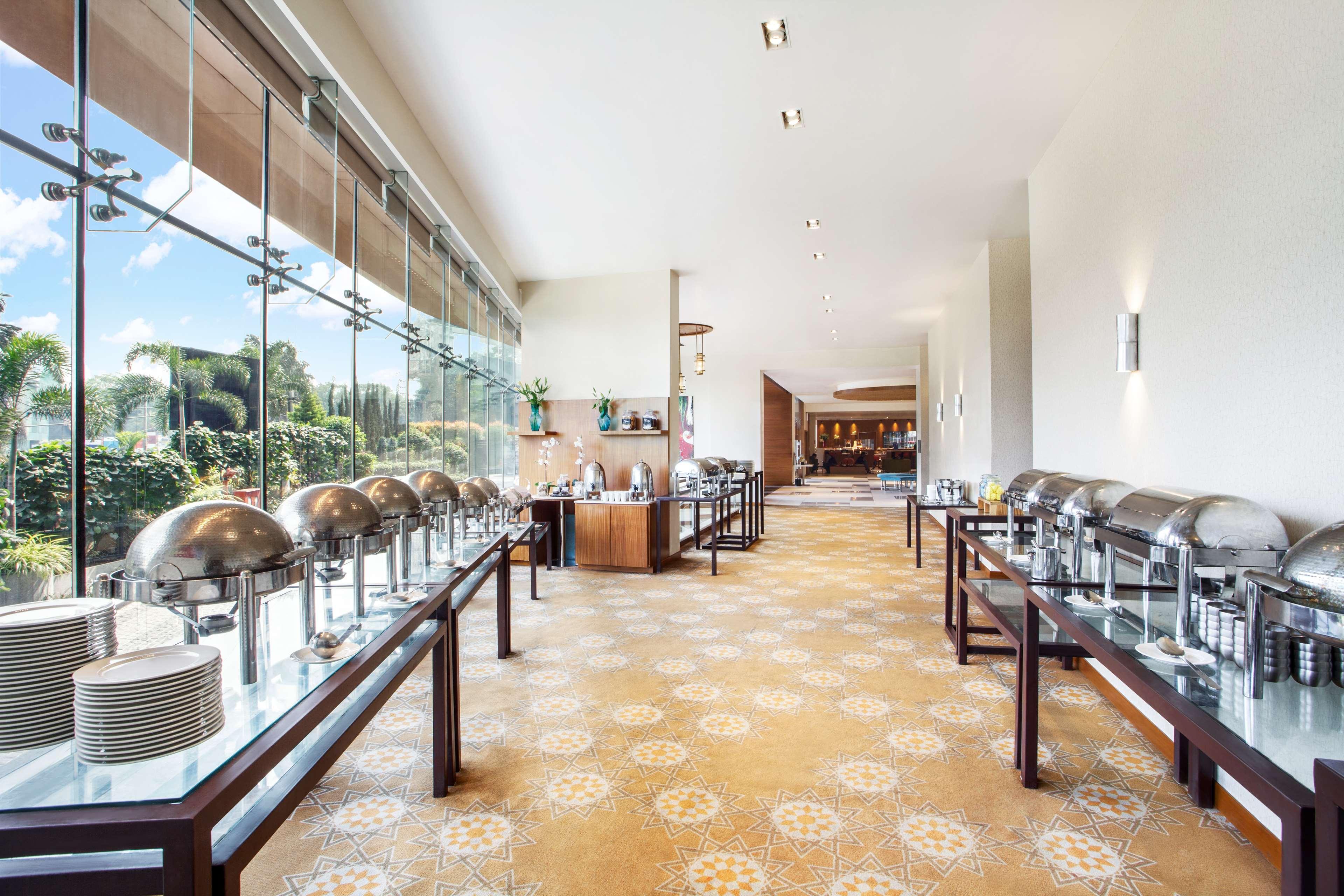 Hyatt Place Hyderabad Banjara Hills Exterior photo The Terrace