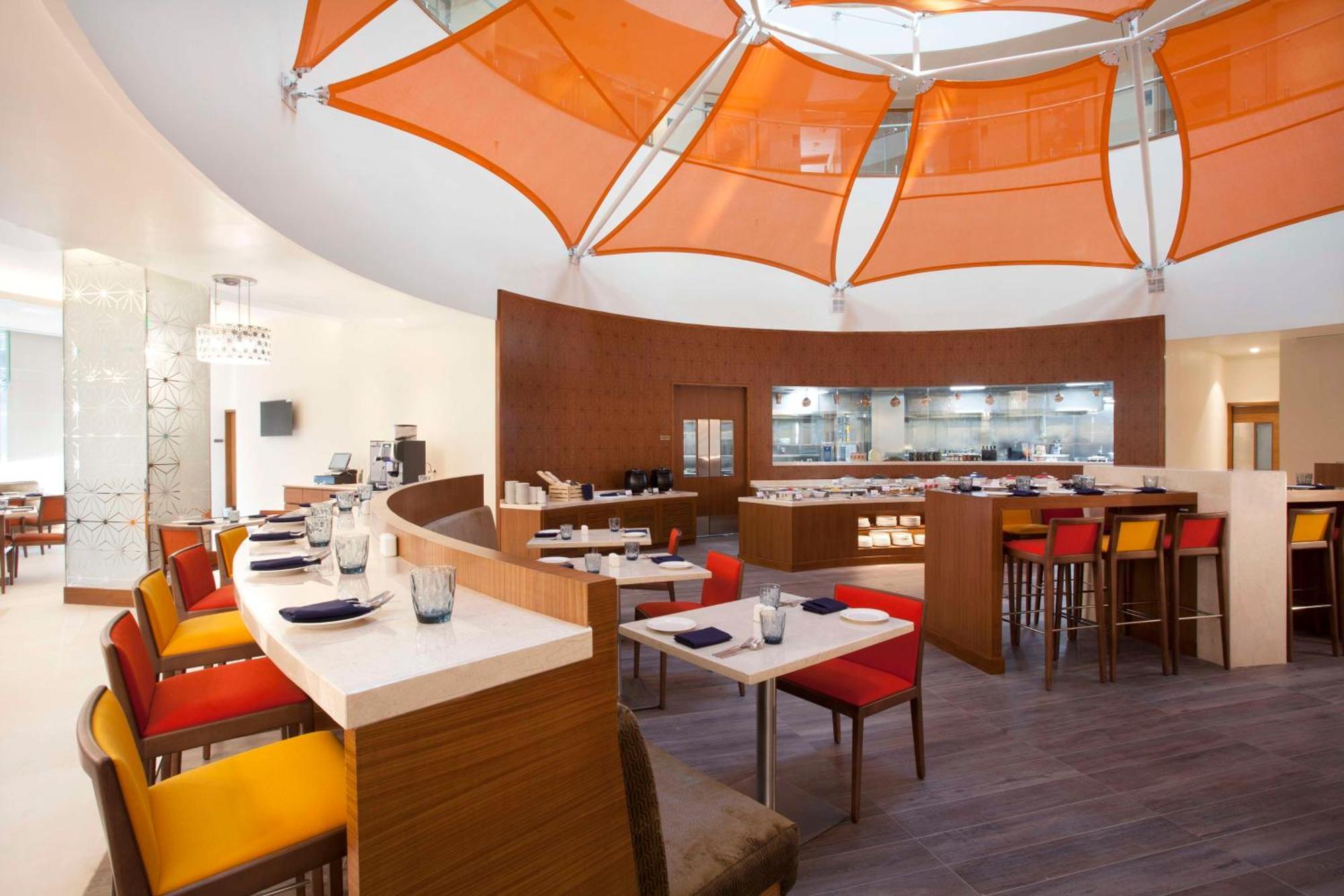 Hyatt Place Hyderabad Banjara Hills Exterior photo The restaurant